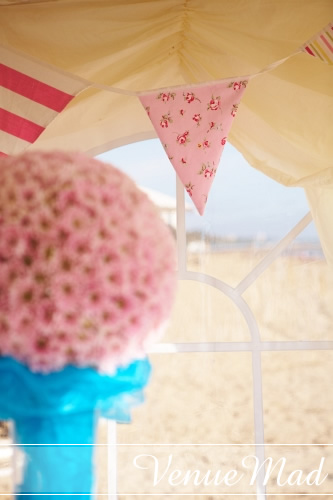 Beach Table Center Flowers